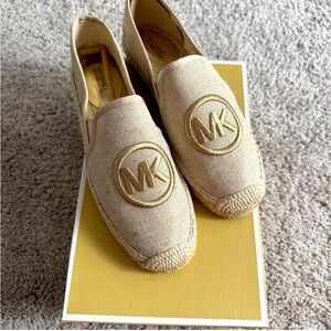 NIB Micheal Kors Size 9 Hastings Metallic Canvas Espadrille